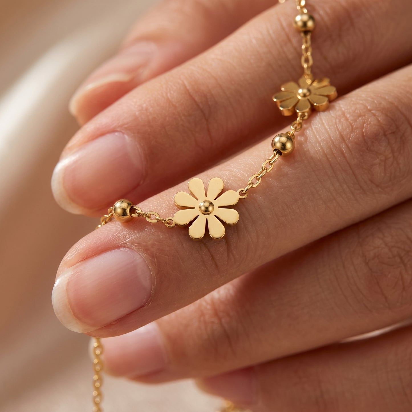 Dainty Daisy Station Necklace