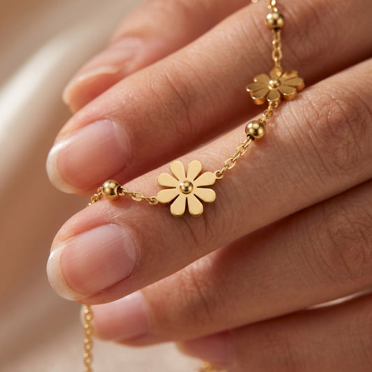 Dainty Daisy Station Necklace