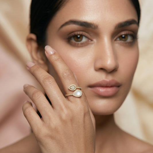 Elegant Pear-Cut Toi et Moi Bypass Ring