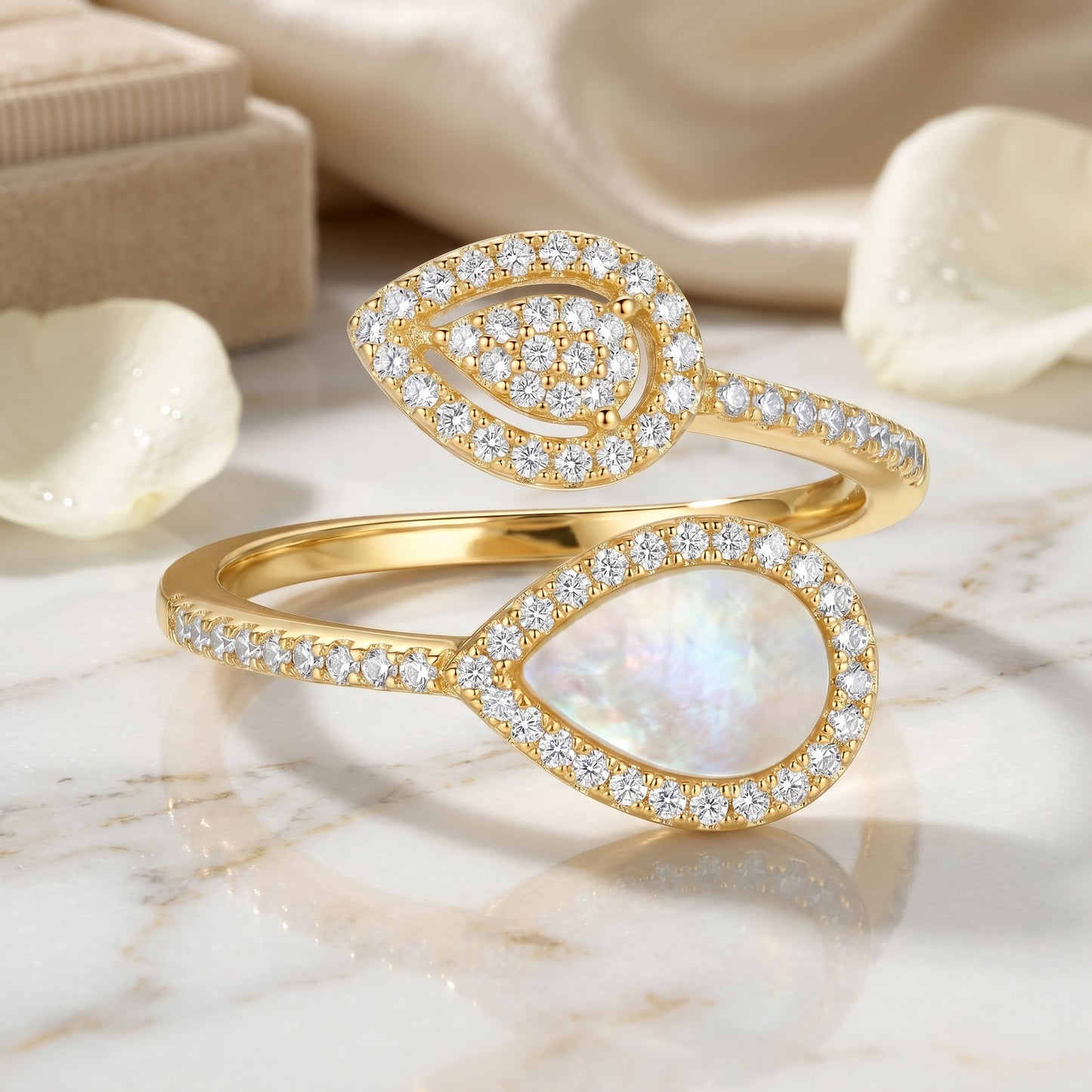 Elegant Pear-Cut Toi et Moi Bypass Ring