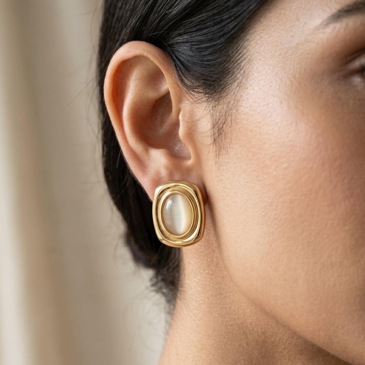 Retro Oval Cat-Eye Statement Studs