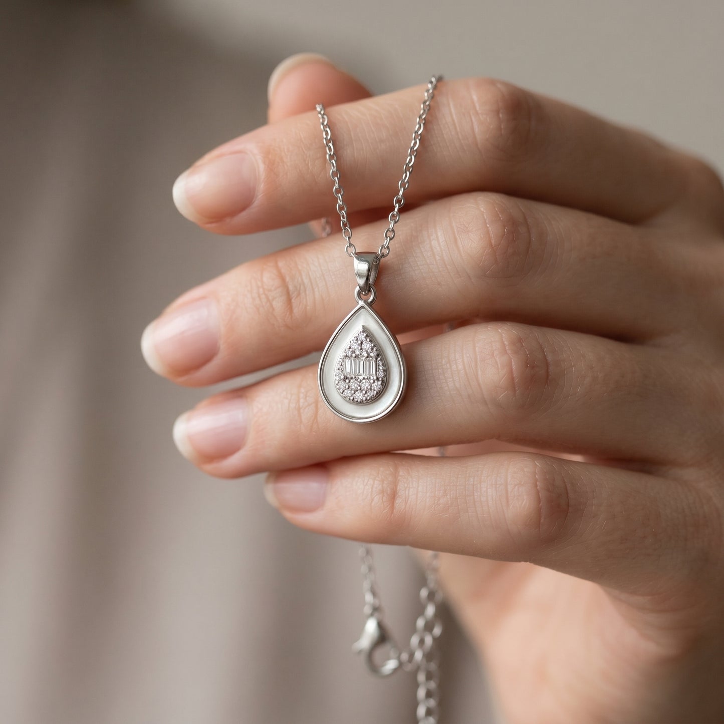 Teardrop Geometric Inlay Chain